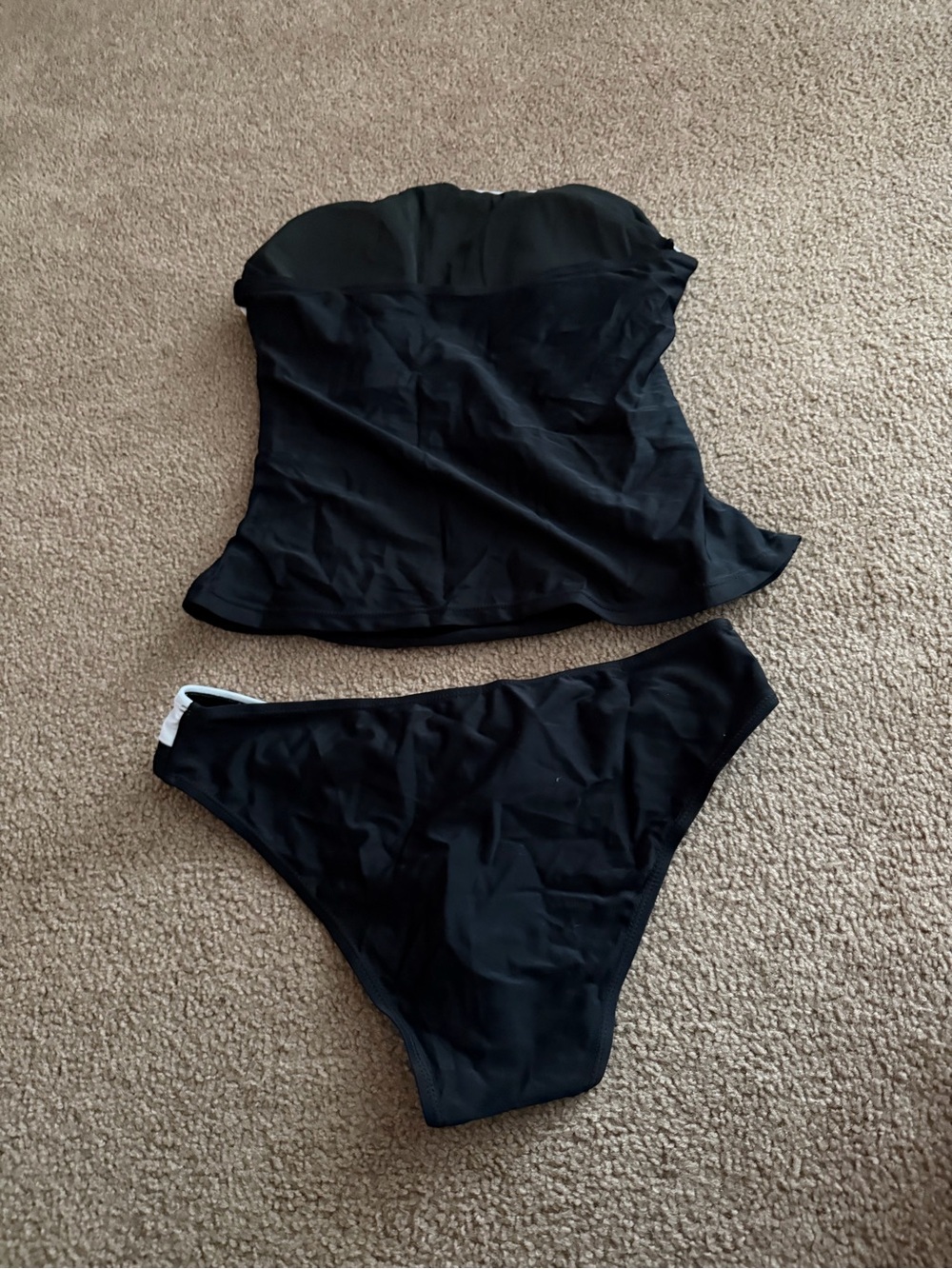 Strapless Black & White Tankini Set - Sleek Women's Swimwear - Picture 6 of 6
